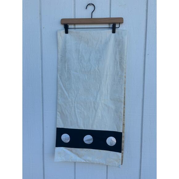 Handmade Silk Table Runner From Vietnam, Modern, 46"‎ x 16" - Picture 1 of 6